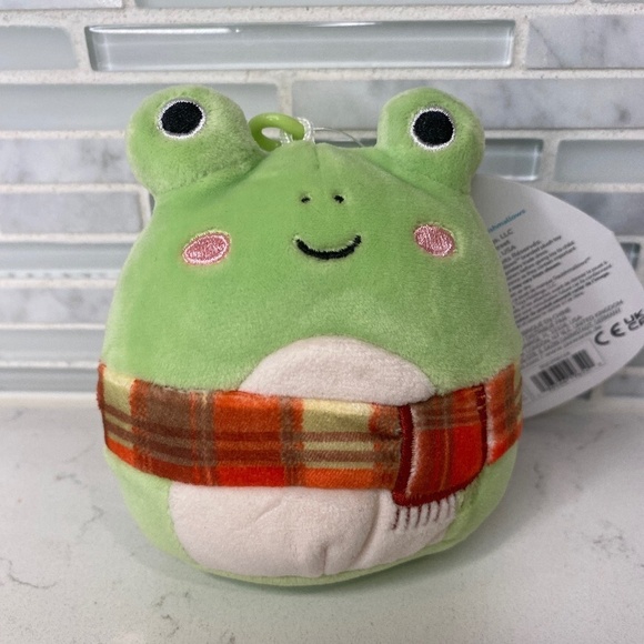 Squishmallows Other - NWT Squishmallow Wendy the Frog with Scarf clip